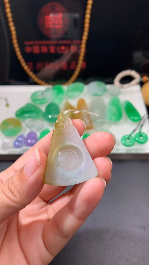 未镶嵌定制翡翠