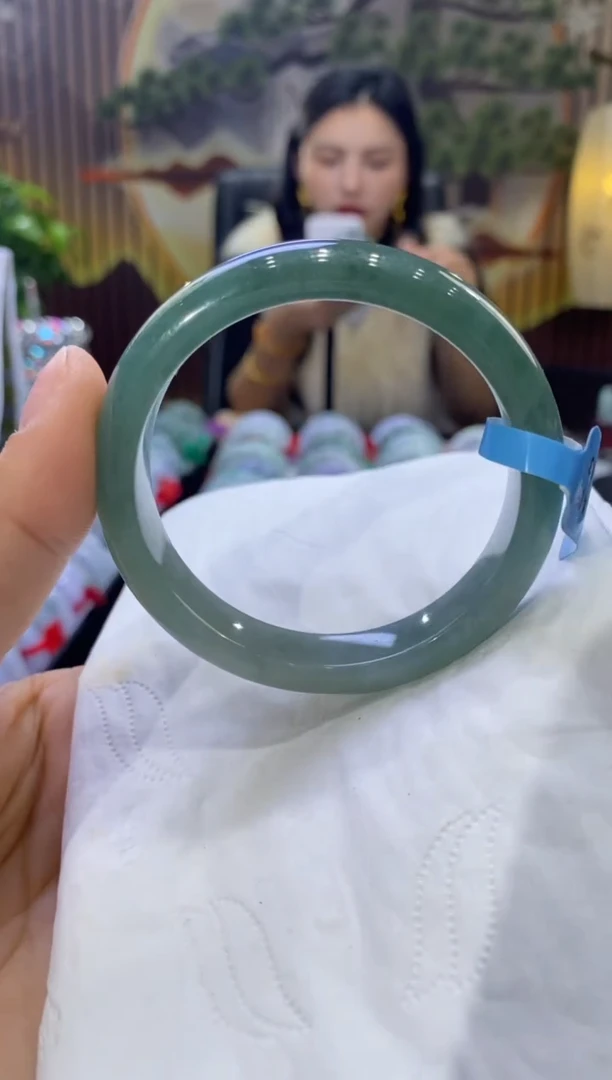 【闪购商品】翡翠手镯未镶嵌多人093