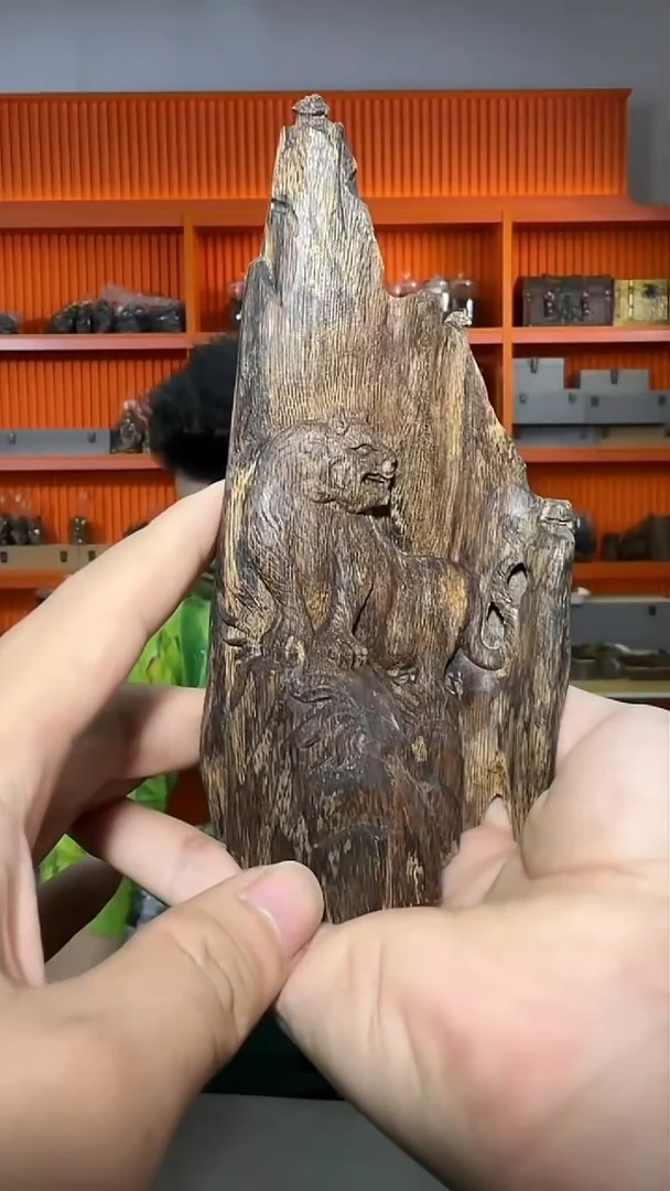 沉香摆件38号雕刻上山虎多样性发一