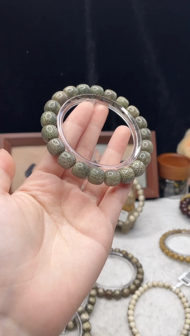 吊坠星月菩提Q47 11X10单圈 T071