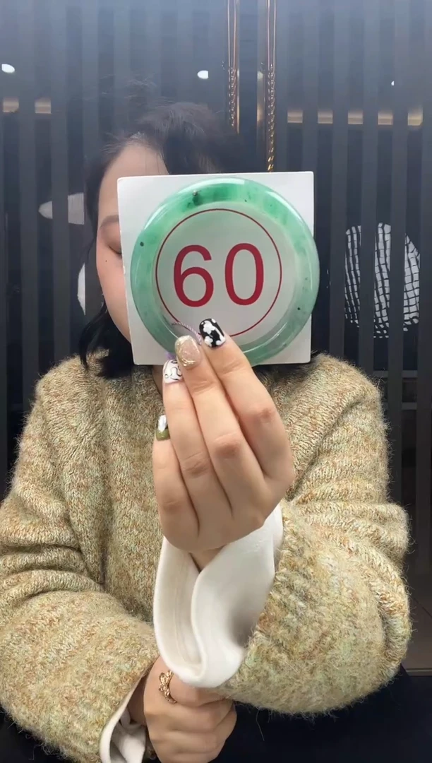 未镶嵌手镯石英质玉1