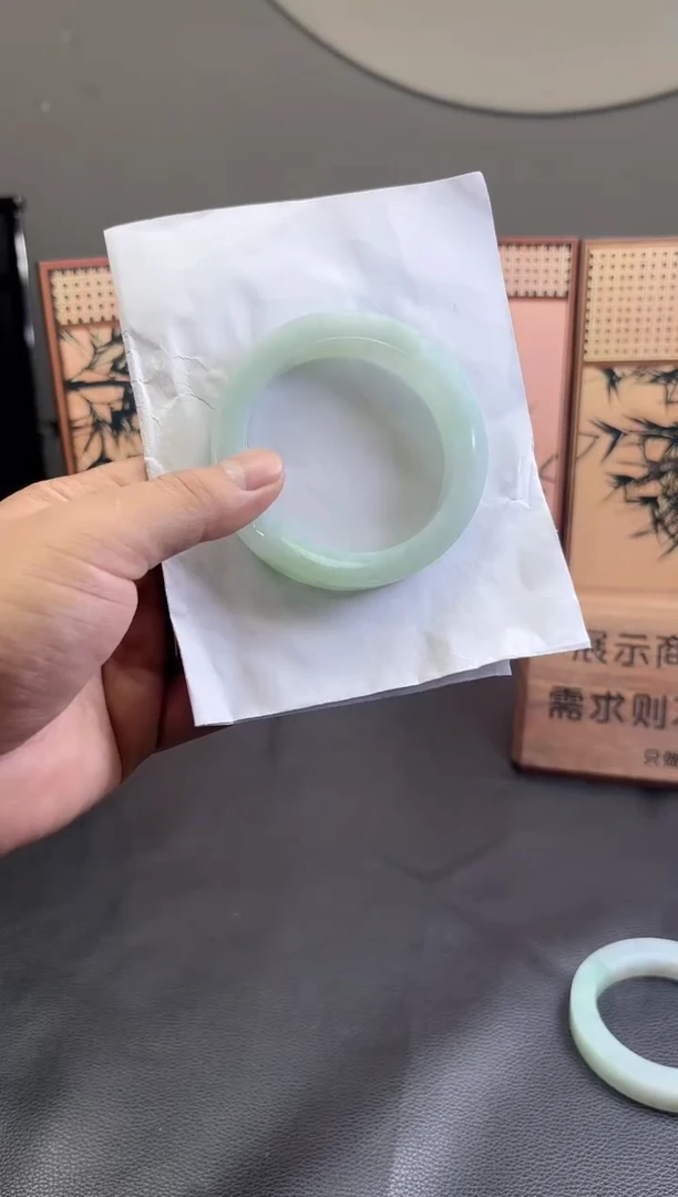 未镶嵌手镯定制翡翠手镯定制