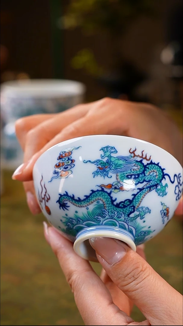 其他精品斗彩龙纹杯