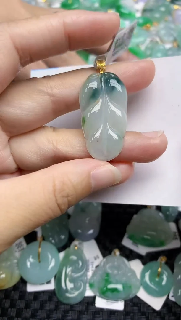 翡翠18K金镶嵌颈饰天然A货翡翠