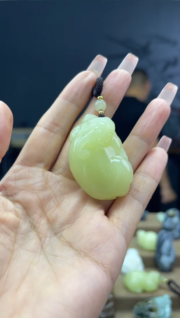 颈饰未镶嵌和田玉1