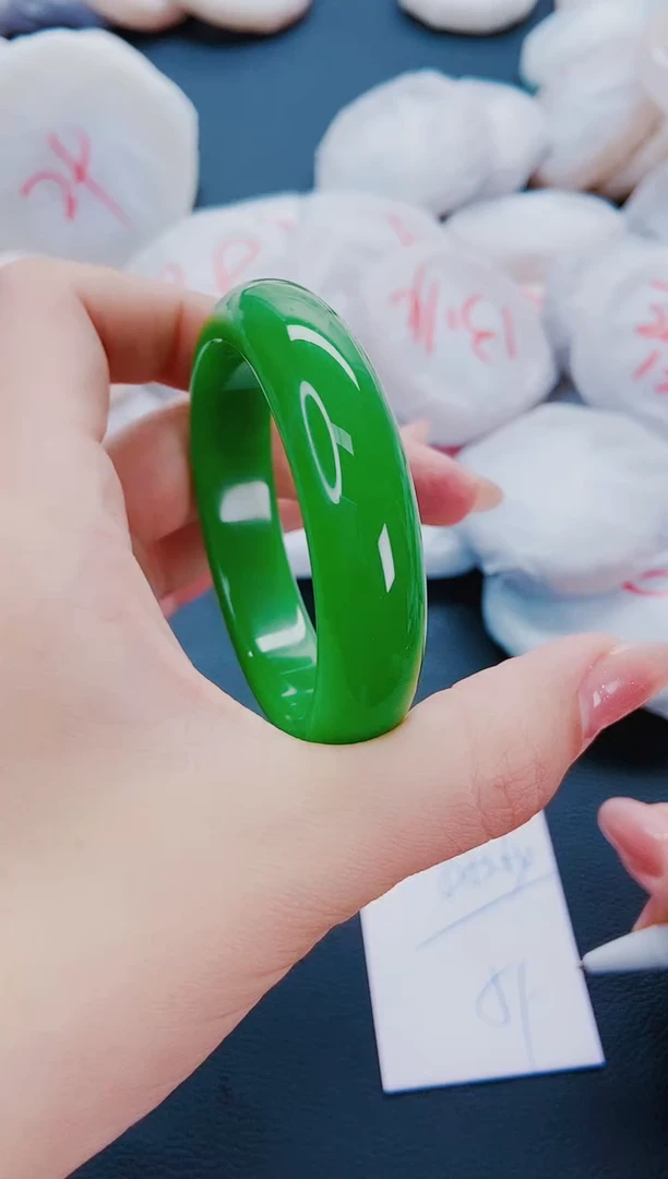 石英质玉手镯未镶嵌M269-52-53