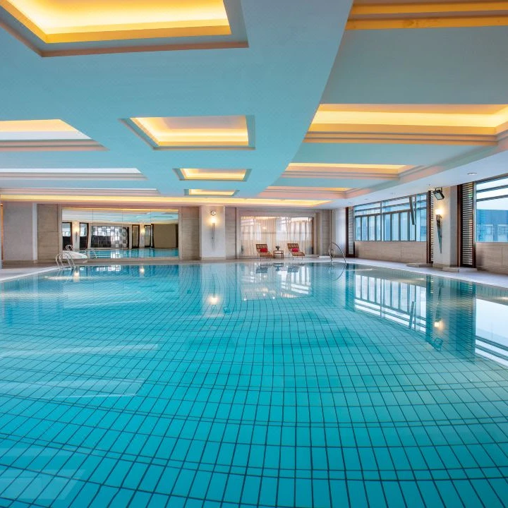 上海复旦皇冠假日酒店·单次游泳健身【需联系客服预约】
