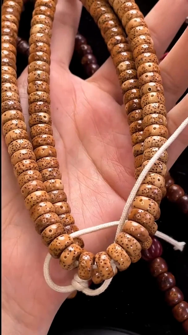 吊坠星月菩提精工级浅珀药片10*5长串（B）