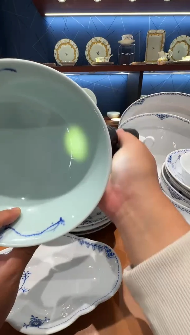 瓷7寸影青水纹碗