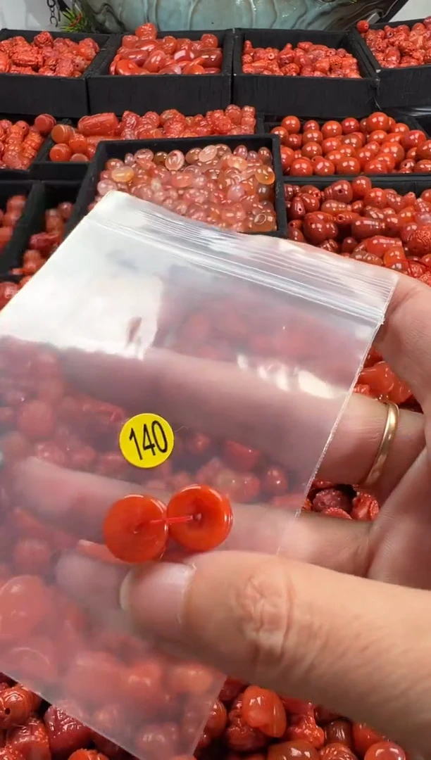 颈饰未镶嵌南红玛瑙1