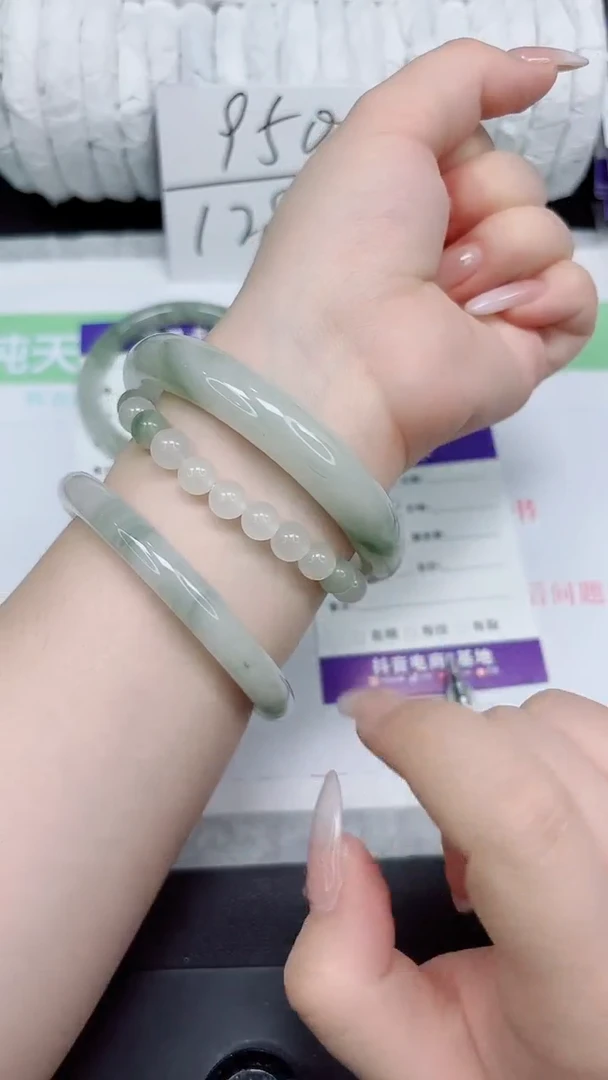 石英质玉手镯未镶嵌148-64