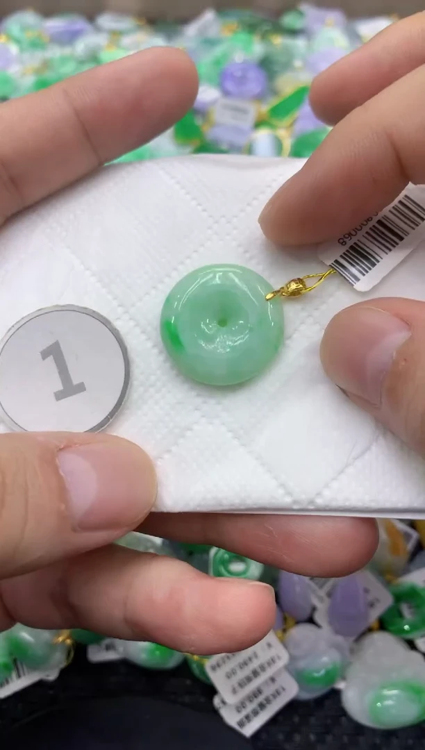 颈饰未镶嵌翡翠天然缅甸翡翠A货