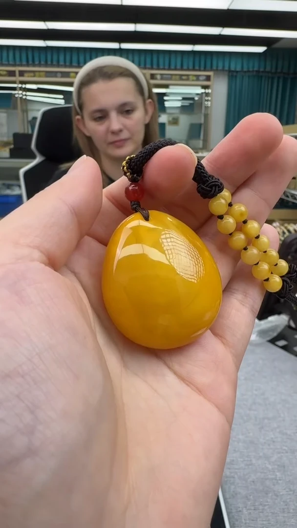 未镶嵌颈饰琥珀107秒拍号 假一罚三