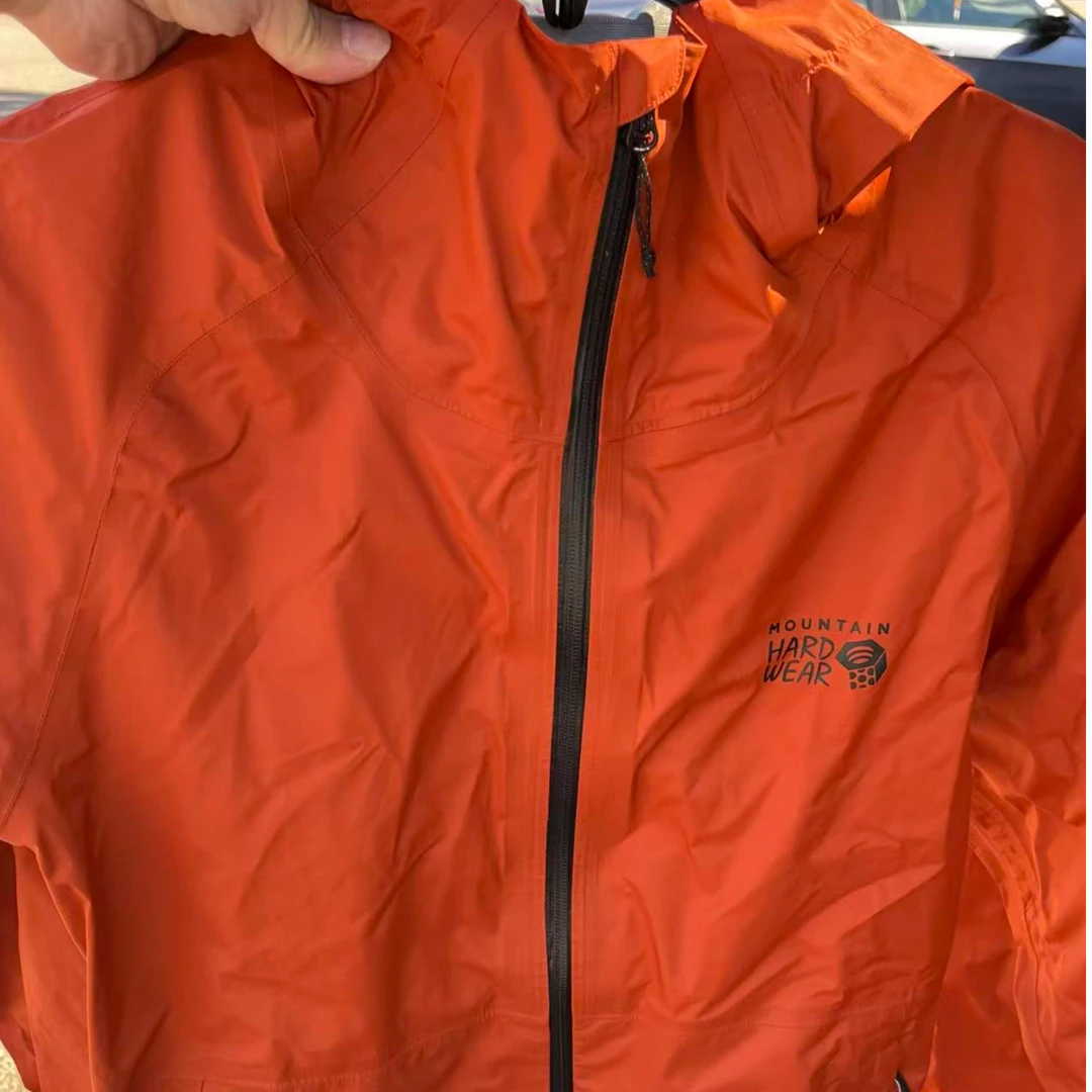 Mountain hardwear/山浩男士连帽冲锋衣M码（腋下拉链）