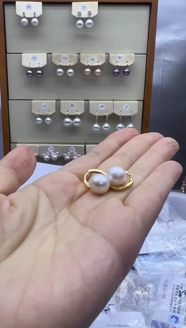 银S925镶嵌耳饰淡水珍珠孤