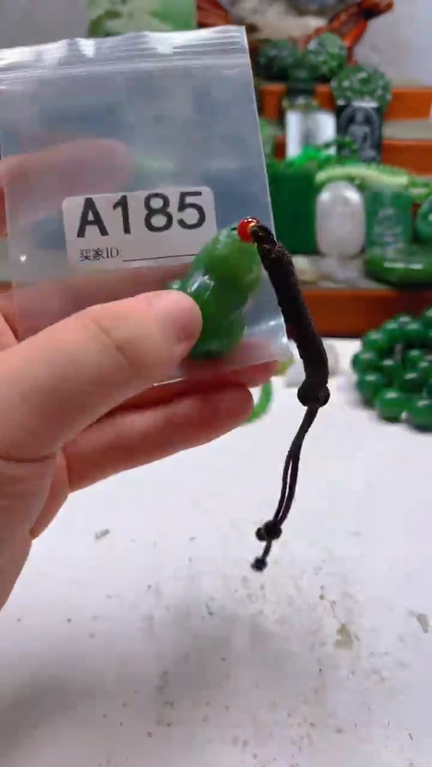 和田玉未镶嵌珠宝半成品1