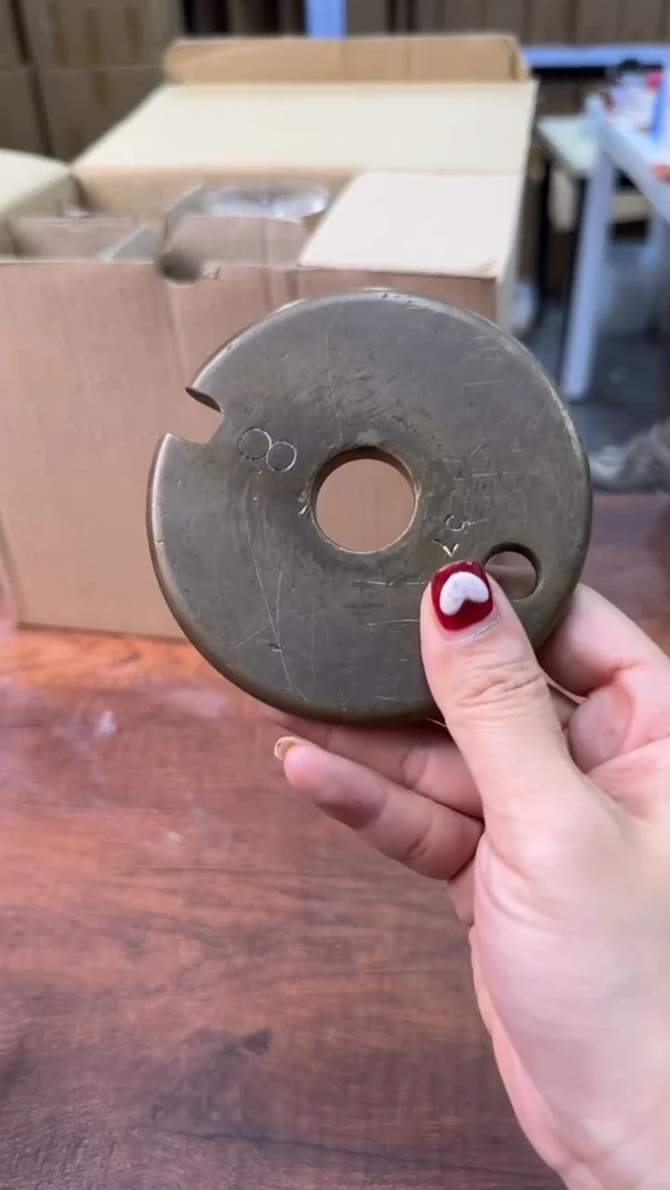 山**•自能生羽翼何必仰云梯