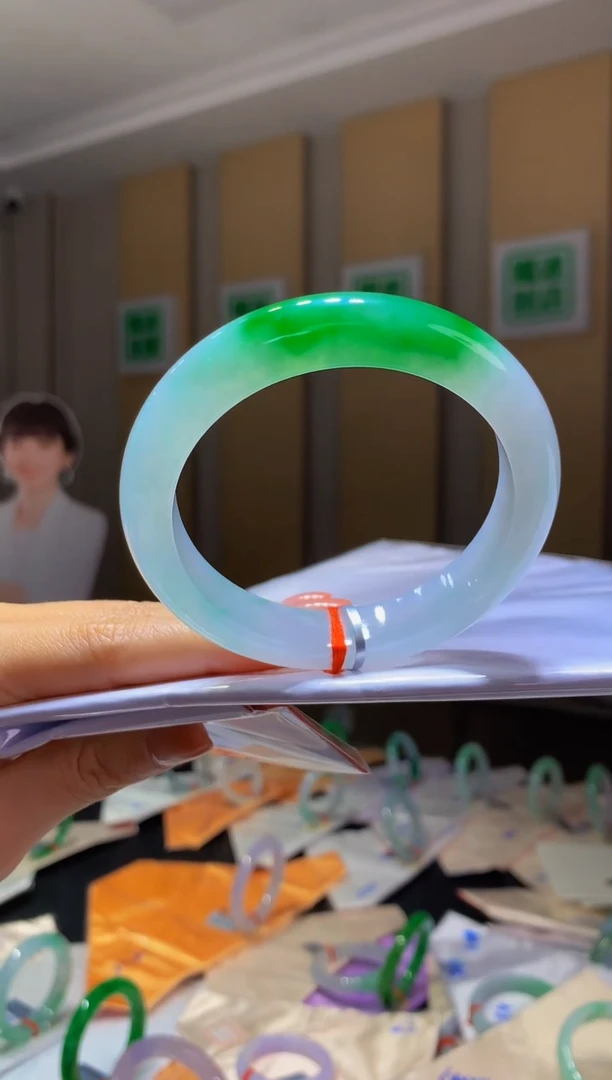 未镶嵌手镯翡翠-C86 圈口 全款140万 定金2万