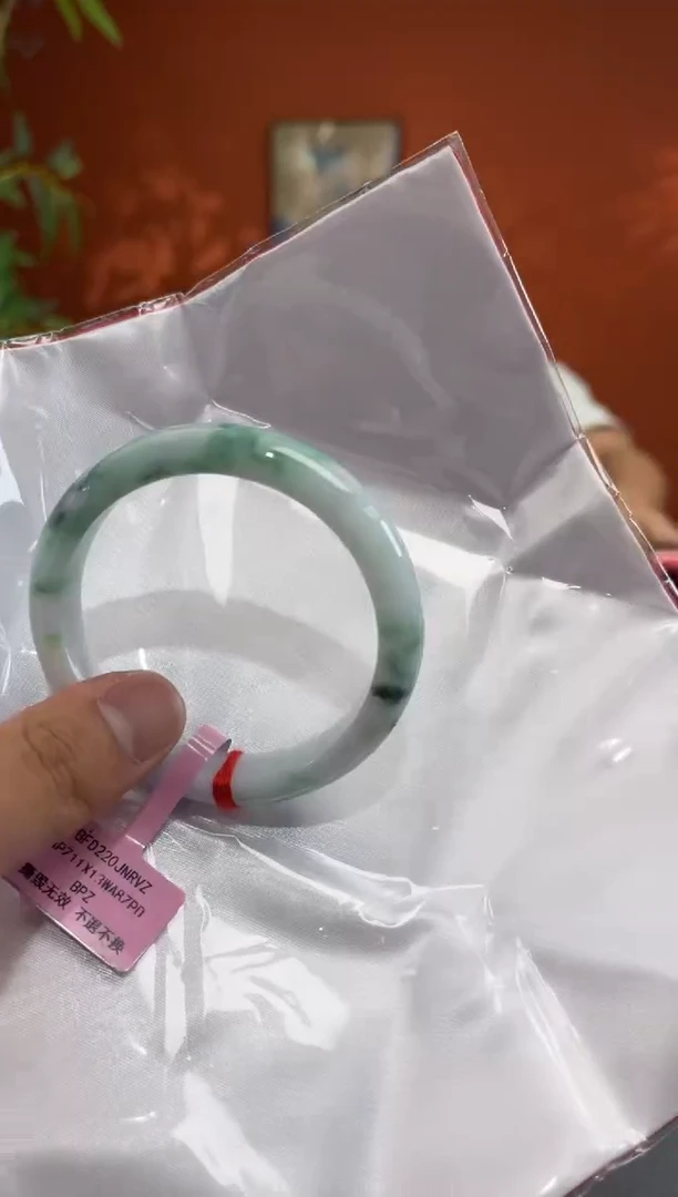 未镶嵌手镯翡翠翡翠手镯