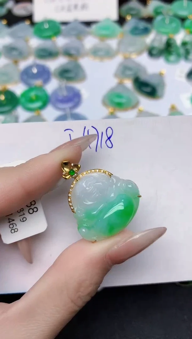 颈饰18K金镶嵌翡翠 天然缅甸A货翡翠百元以上9元证书费自理