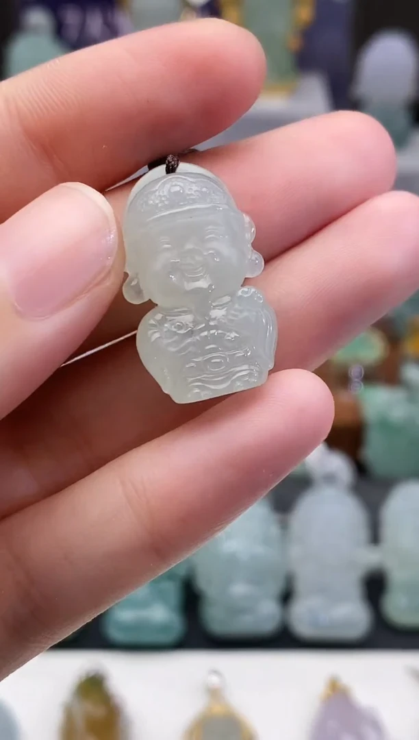 翡翠未镶嵌颈饰财爷