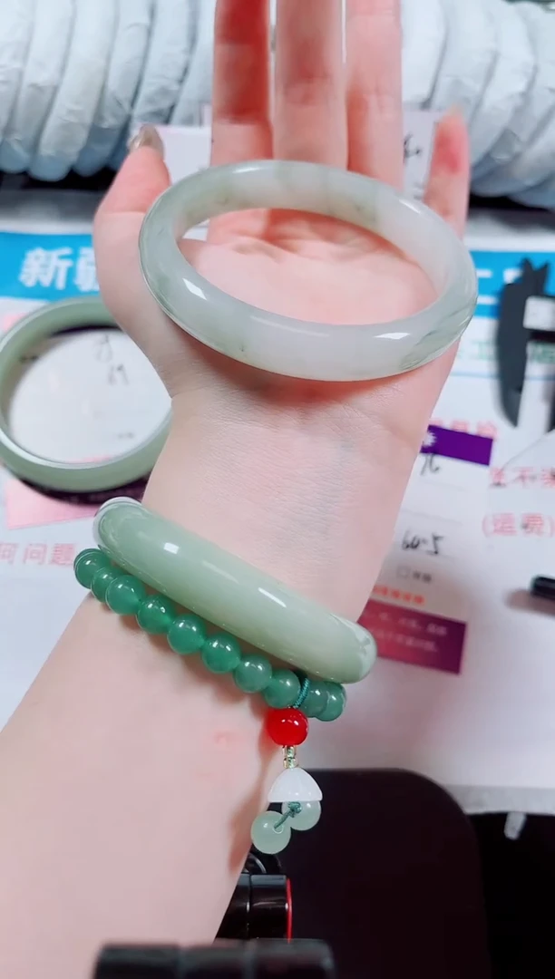 未镶嵌手镯石英质玉76-59/60