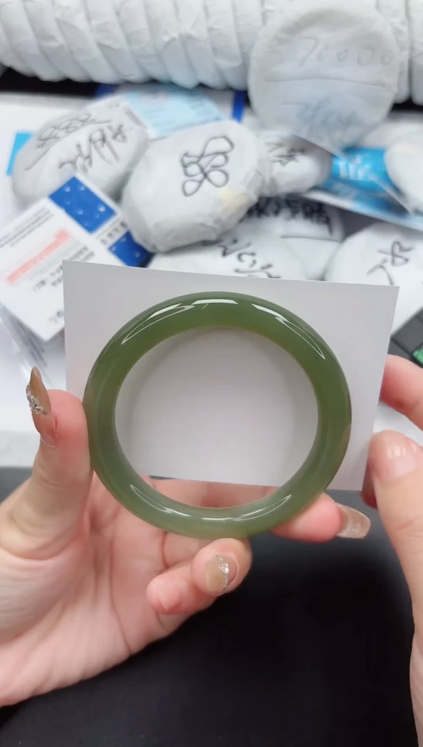 和田玉手镯未镶嵌198-59.4QS5