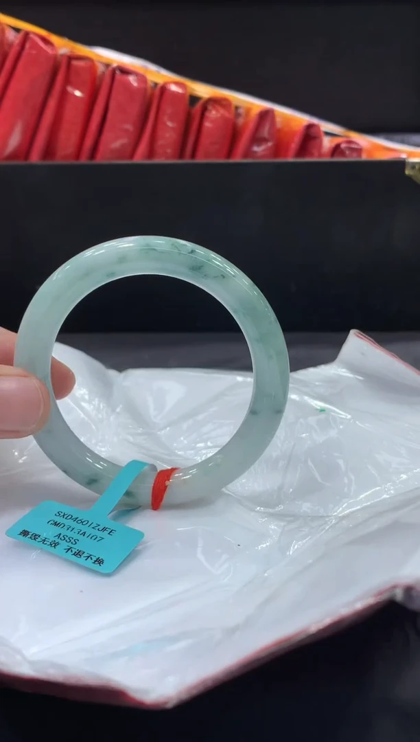 未镶嵌手镯翡翠翡翠手镯