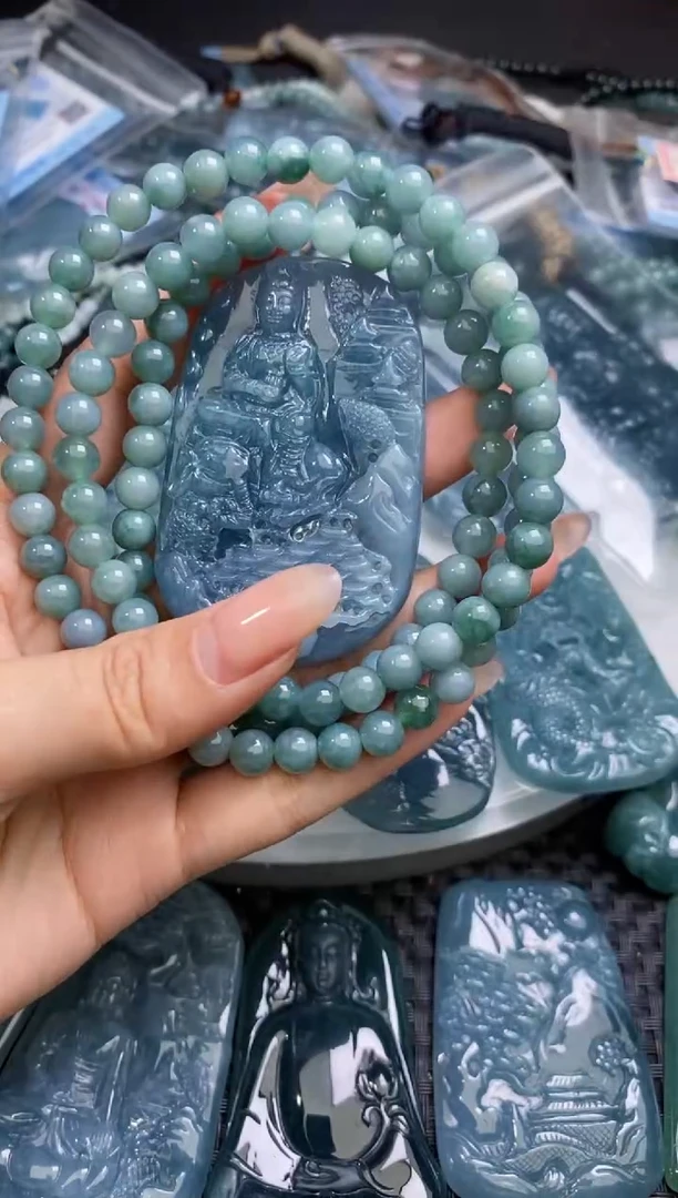 【闪购商品】翡翠颈饰未镶嵌          