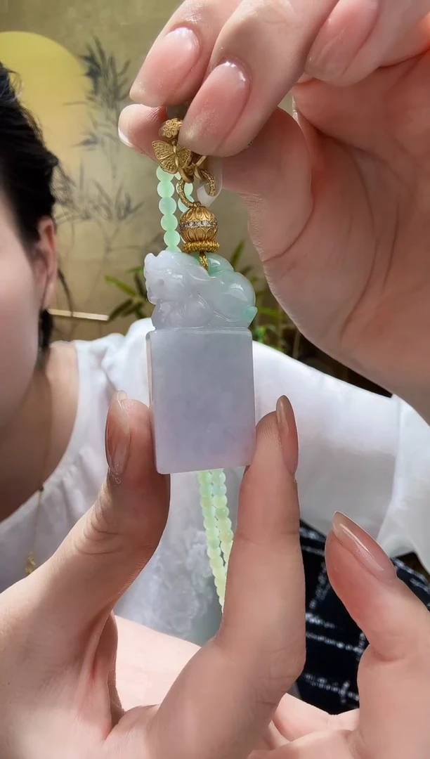 颈饰未镶嵌翡翠吊坠