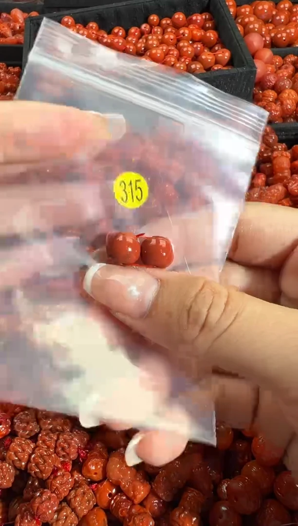 颈饰未镶嵌南红玛瑙1