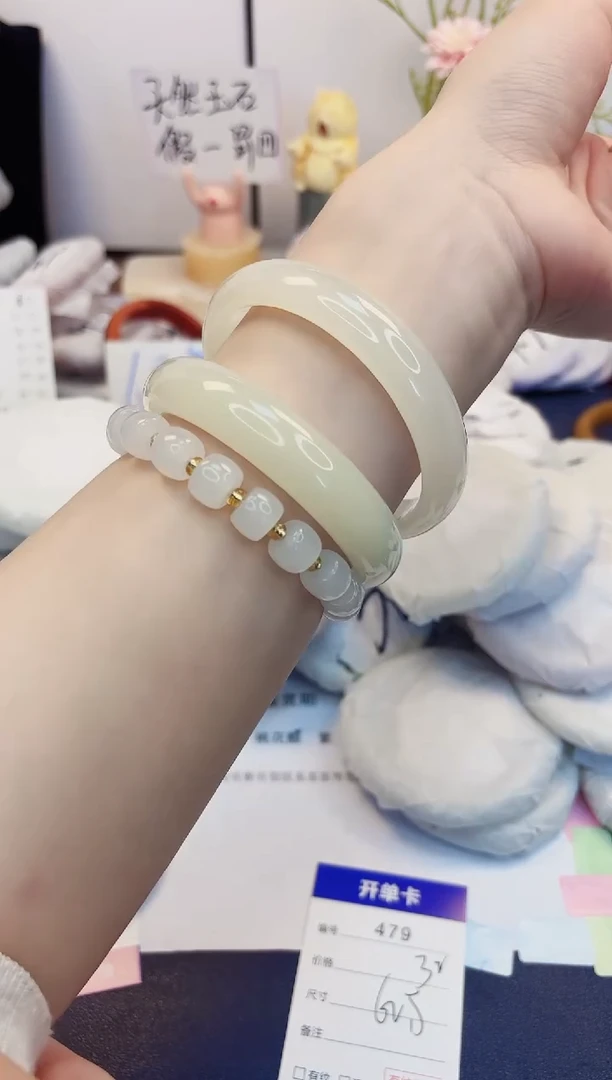 【闪购商品】石英质玉手镯未镶嵌479-晴水-圈口62