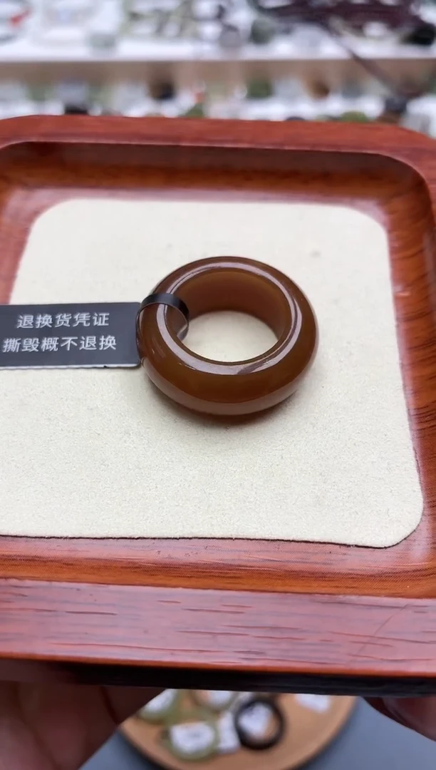 未镶嵌戒圈和田玉吴**?16号