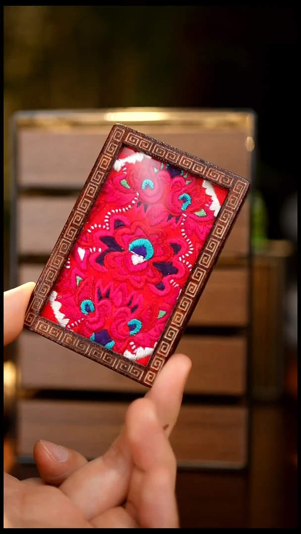 刺绣私人定制苗族手工冰箱贴A546