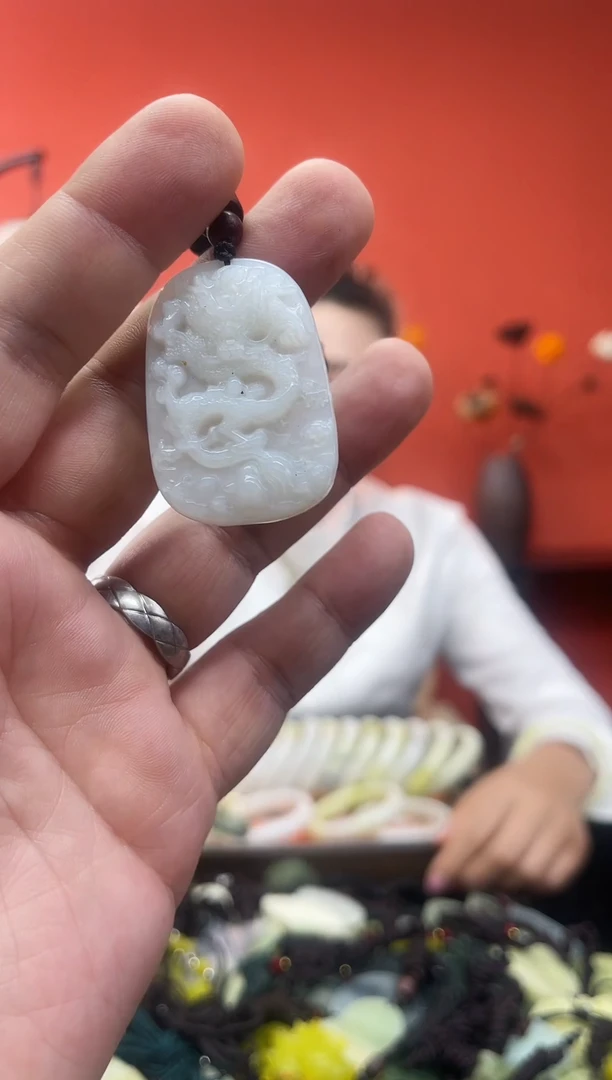 未镶嵌岫玉吊坠·