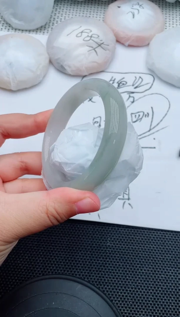 未镶嵌手镯石英质玉140-57-58