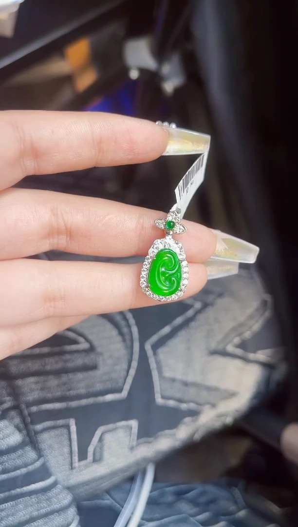 【闪购商品】翡翠颈饰银S925镶嵌如意吊坠