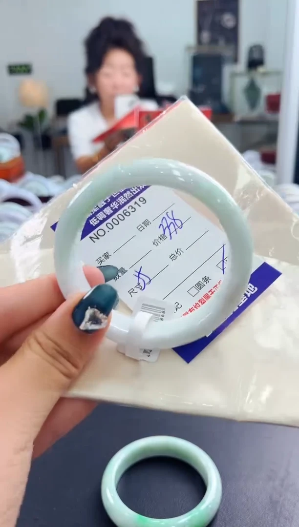 翡翠手镯未镶嵌天然缅甸A货翡翠