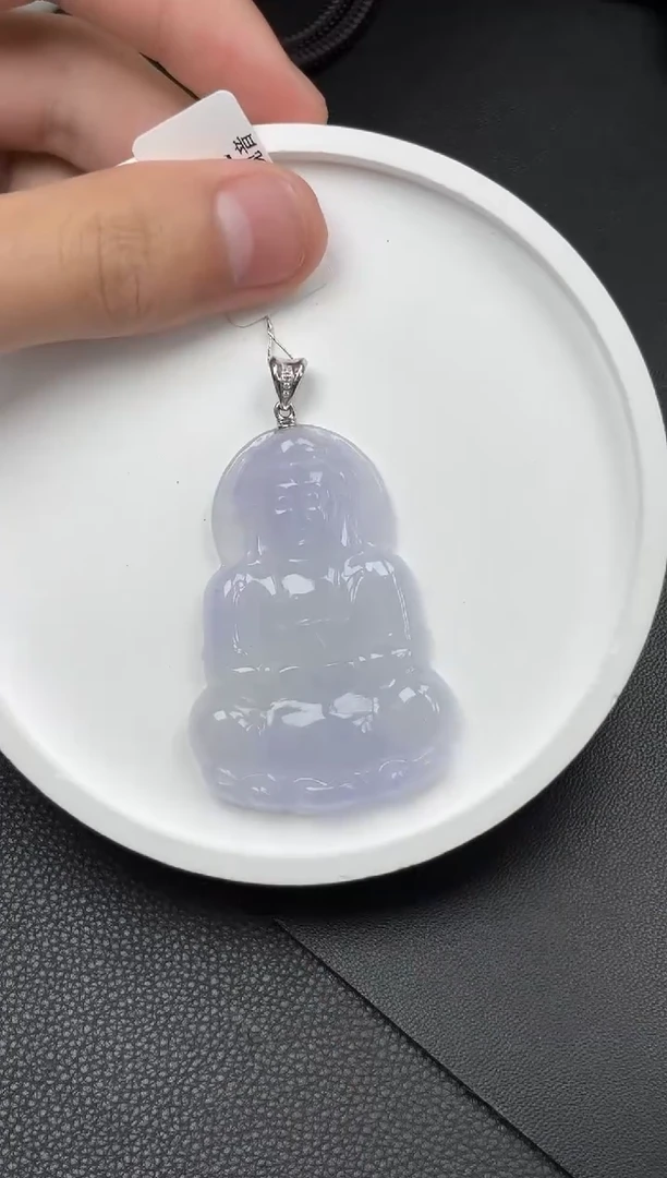 翡翠18K金镶嵌颈饰观音