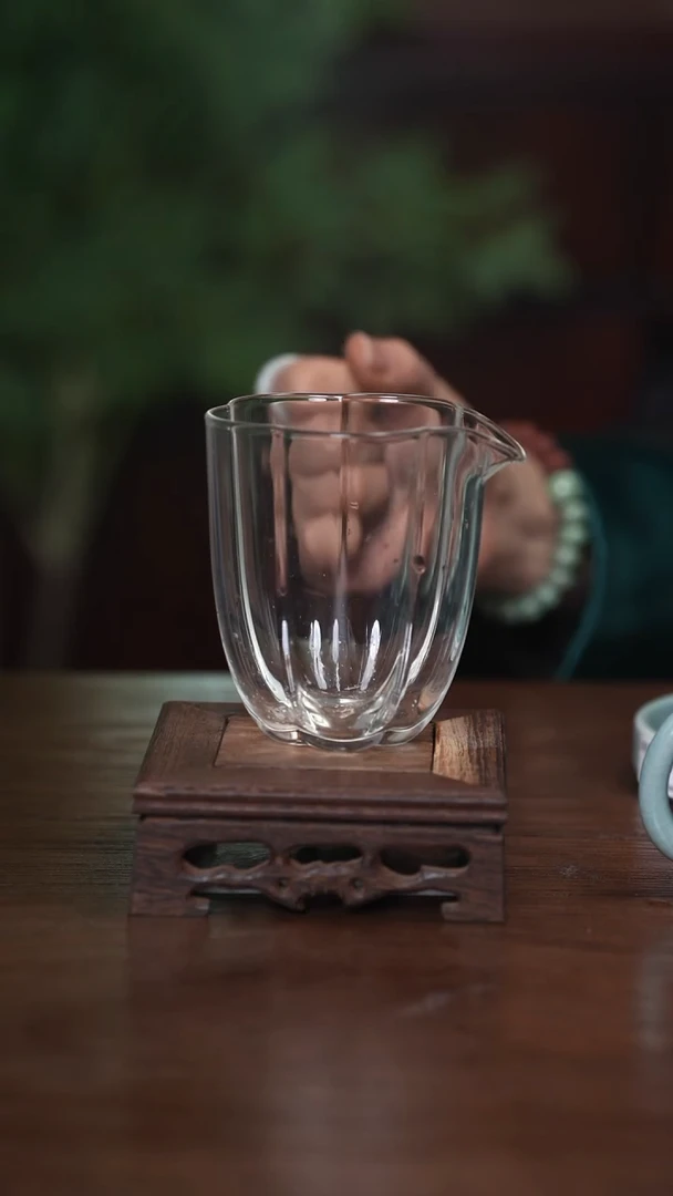 【闪购商品】宋制极美茶周边花口玻璃公道