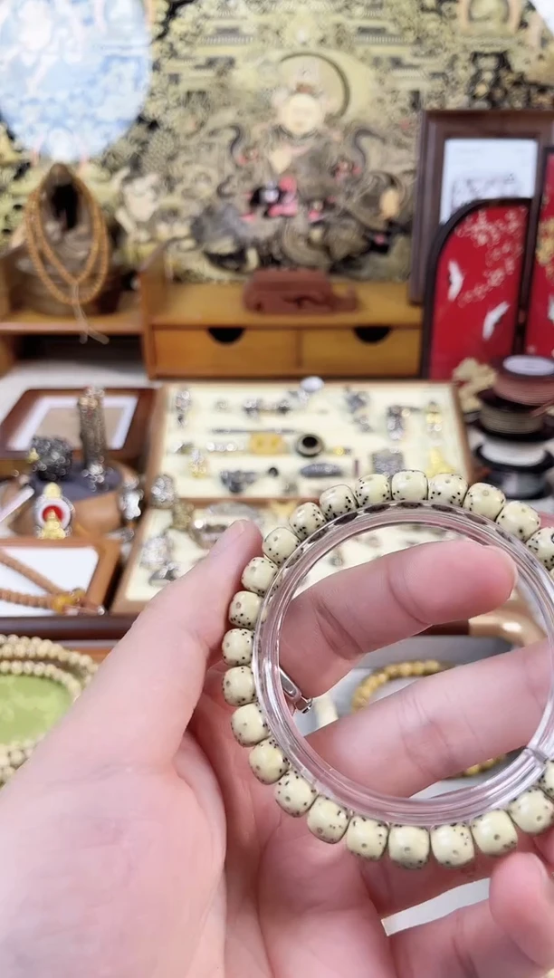 手串星月菩提8*7月带超大留白带贯穿 绿包白 银标级 一物一图！