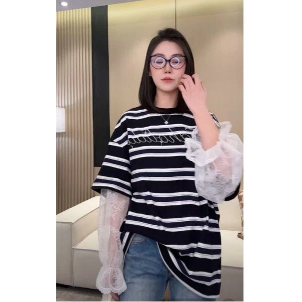 2025夏新款时尚宽松休闲百搭假两件条纹拼接蕾丝长袖T恤黑白条纹