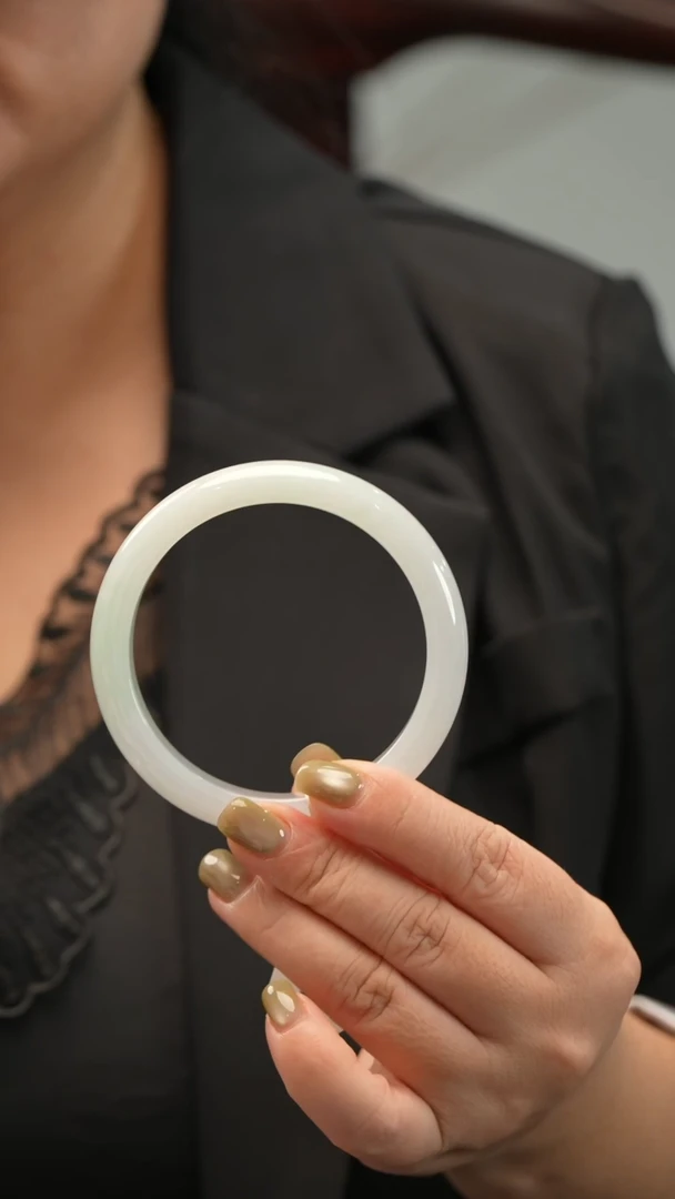 翡翠手镯未镶嵌70号（圈口61-62）