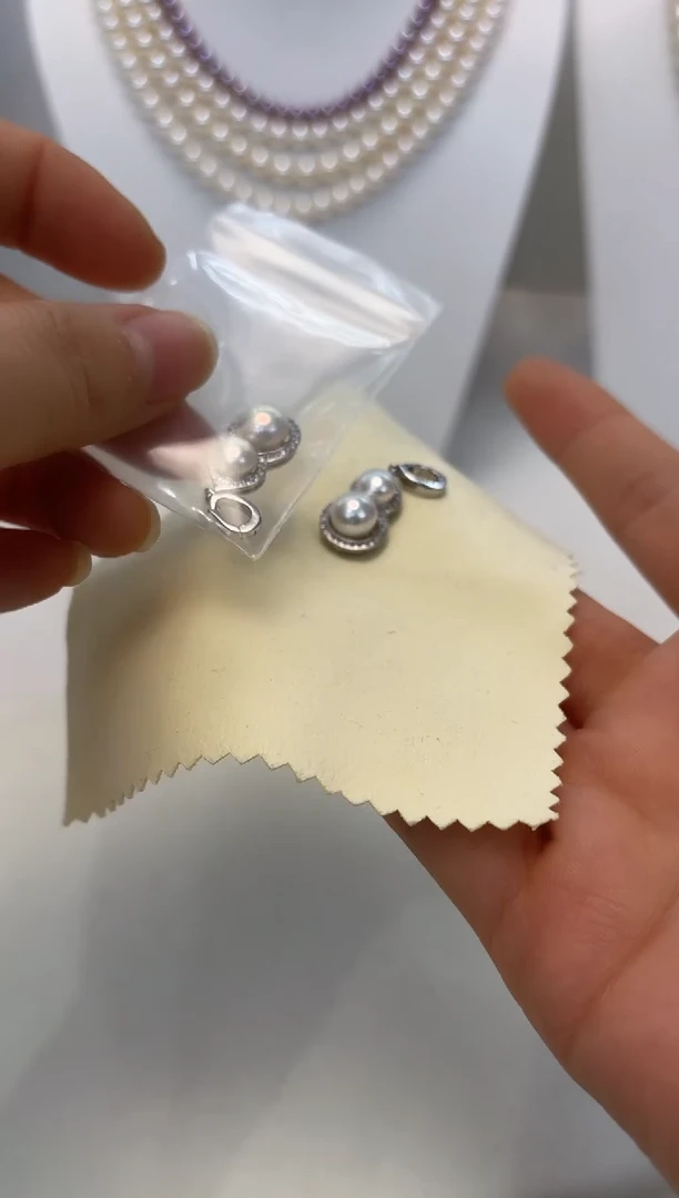 【闪购商品】淡水珍珠颈饰银S925镶嵌吊坠32