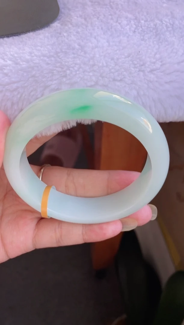 翡翠手镯未镶嵌（巨巨巨推荐）老坑0毛孔芙蓉绿飘翠22号