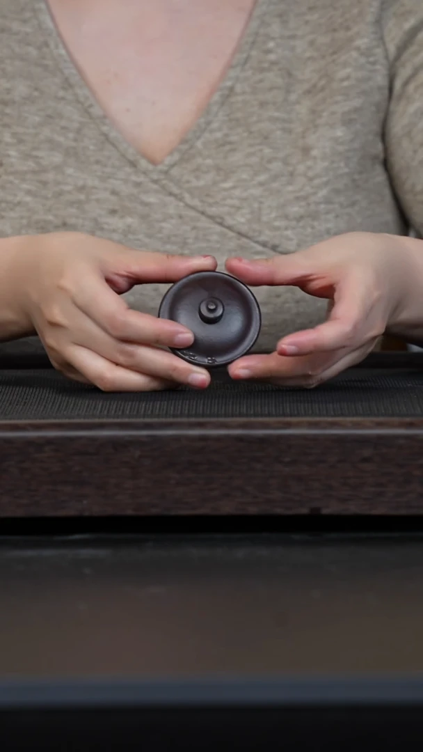 【闪购商品】紫砂茶壶黑墩头刻绘寒江