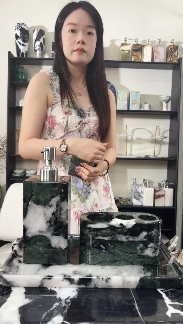 石材草*飞芬迪绿浴室三件套1