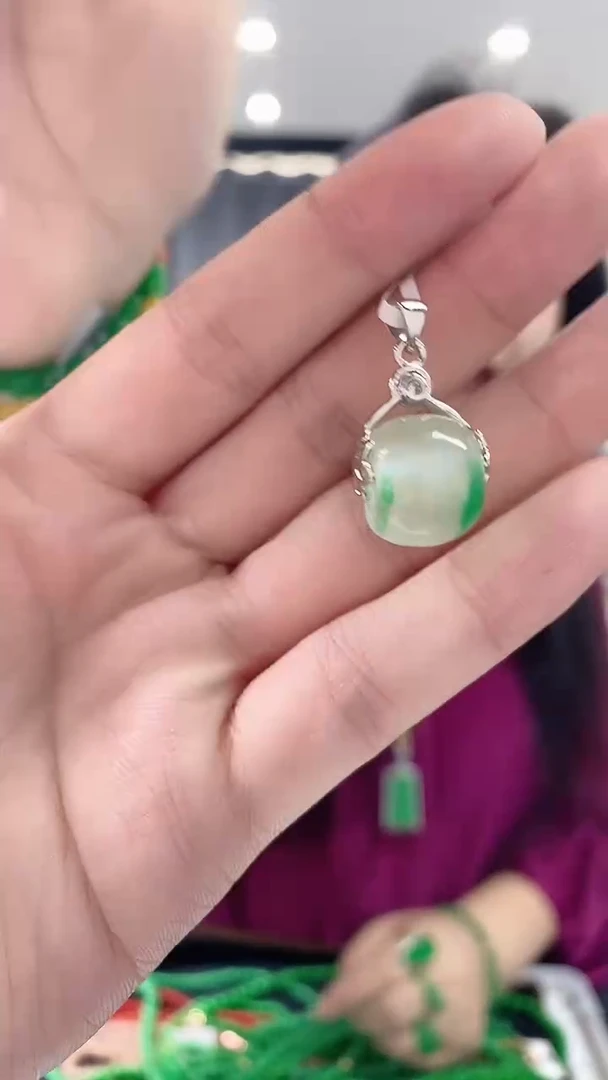 颈饰未镶嵌翡翠闪购链接 多样性发其一颜色微差