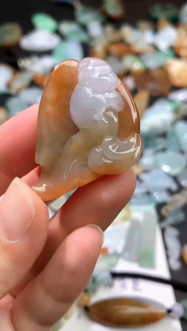 翡翠未镶嵌颈饰吊坠