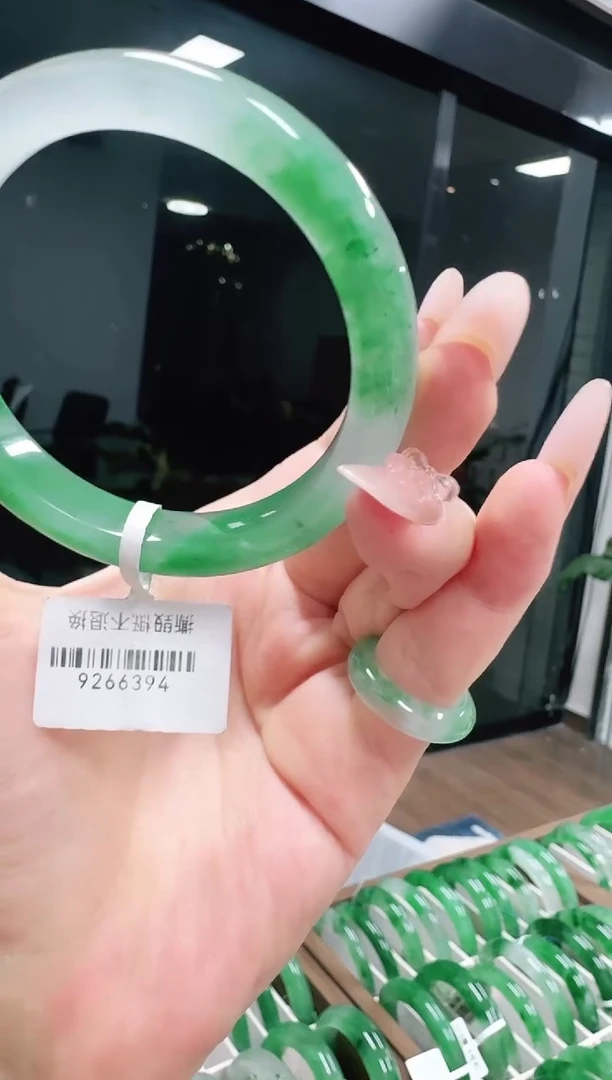 未镶嵌1石英质玉（非洲翠）/3290-55